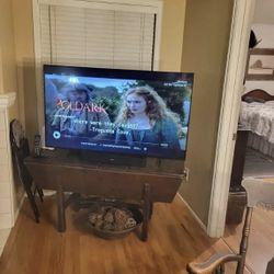 50 Inch Samsung Smart TV Works! See description