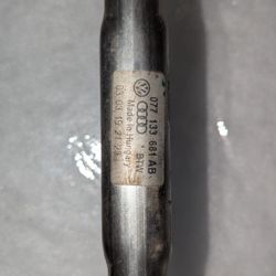 VW Audi V8 Fuel Rail With Injectors