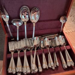 Yamazaki Patrick Silver With Gold Trim Flatware