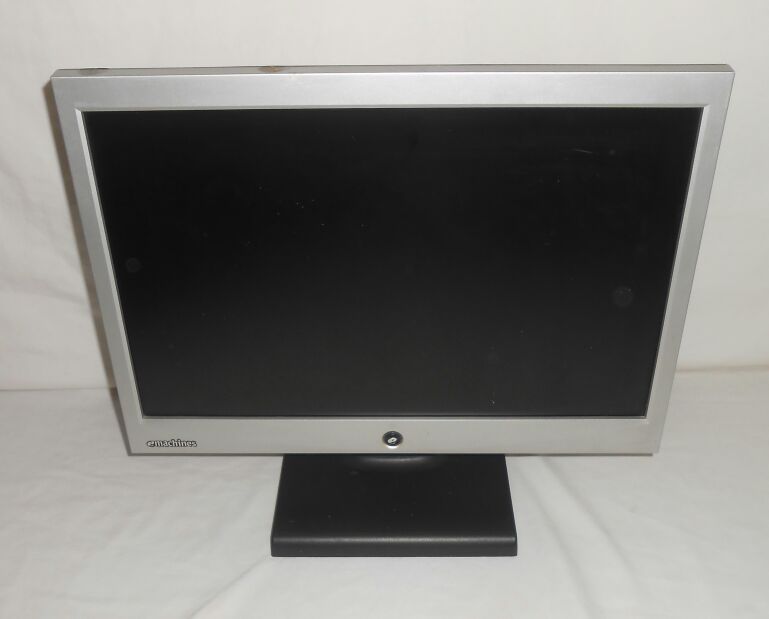 eMachines 19" LE1938 HD Flat Screen Monitor with Power Cord and 15 Pin VGA Cable