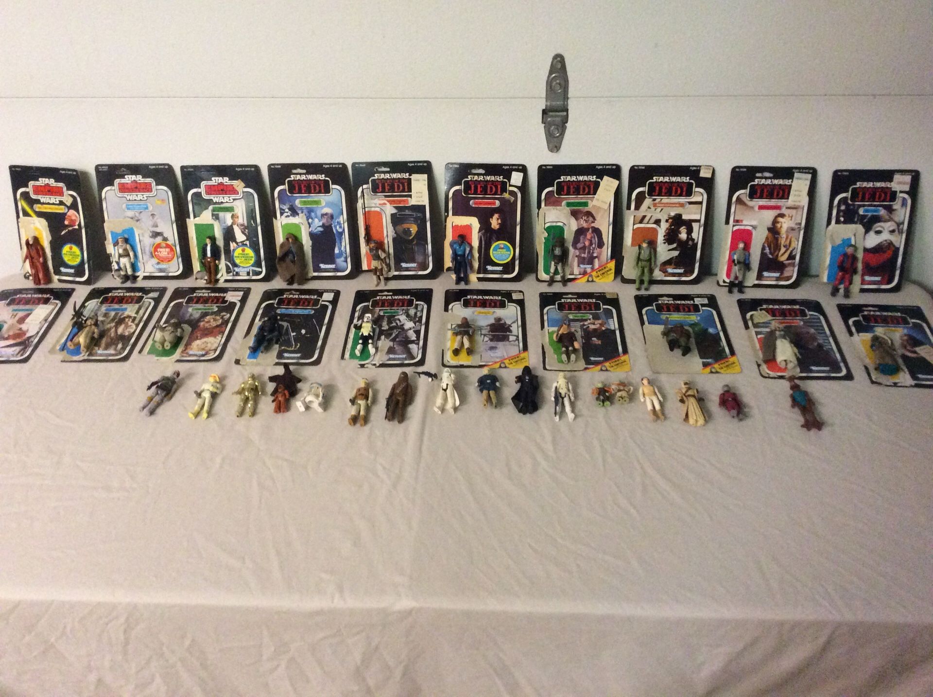 STAR WARS COLLECTIBLE ACTION FIGURES.