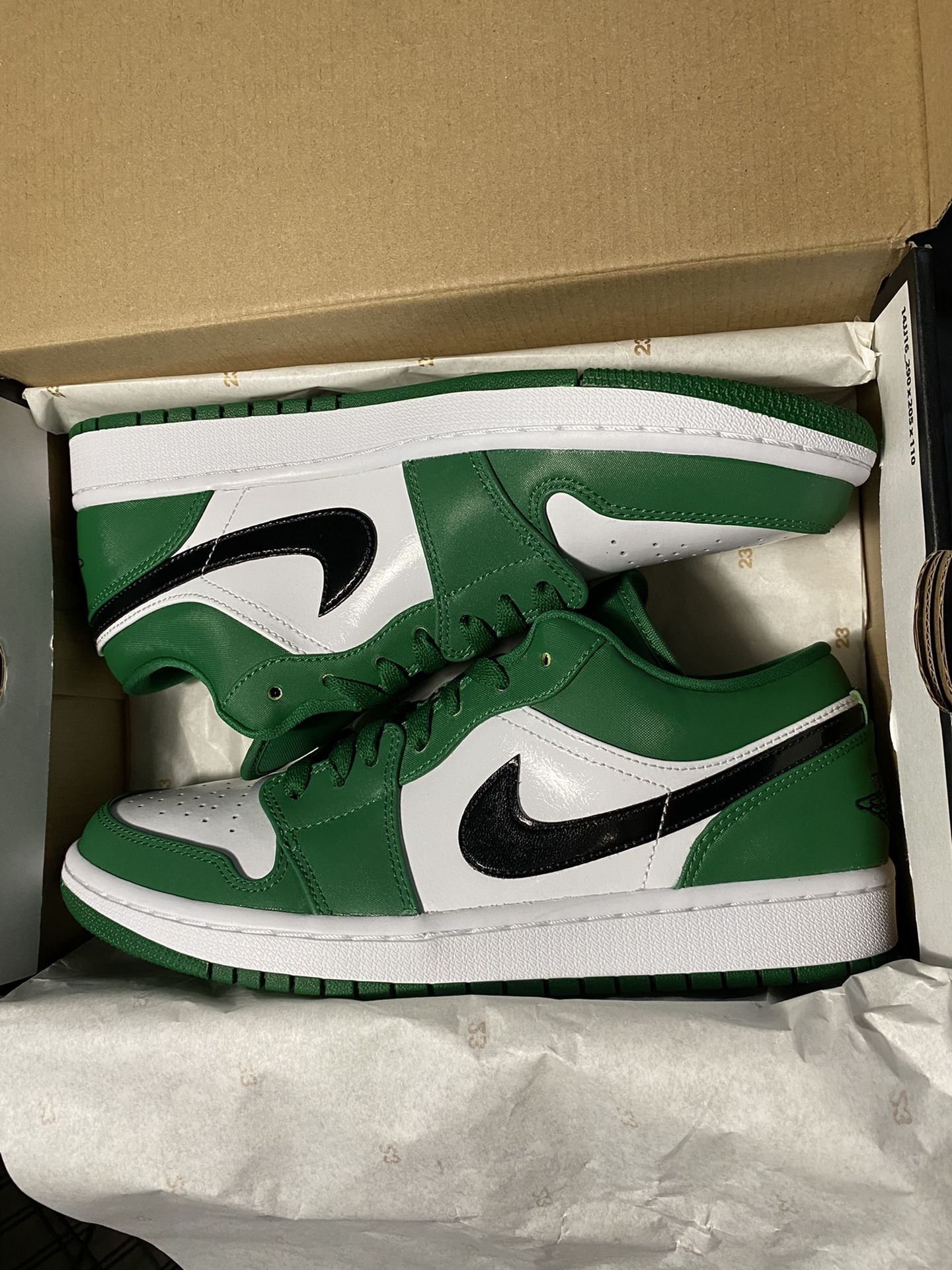 Jordan 1 low Pine Green size 8.5