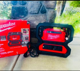 Milwaukee M18 18V Cordless 3600-Watt/1800-Watt Battery Powered Power Supply 2845-20 New !!