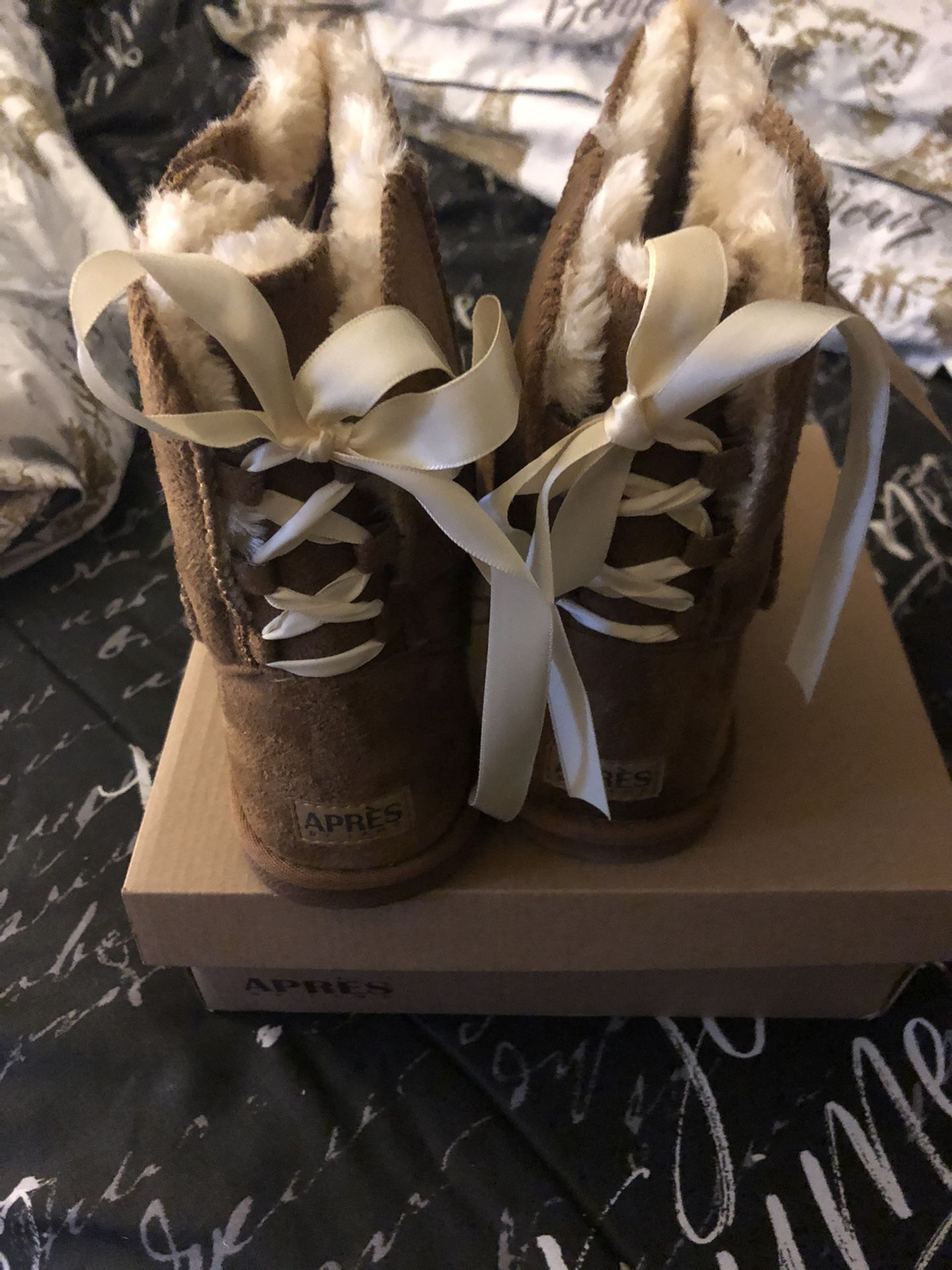 Brand new Apres boots