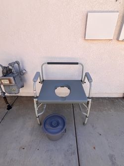 Bedside Commode Chair with Bucket