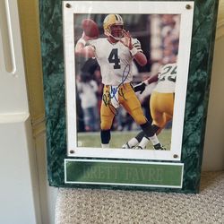 Brett Favre Autographed 8x10