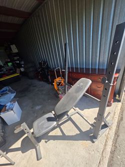 Gold’s Gym XR 10.1 Adjustable Weight Bench and Rack