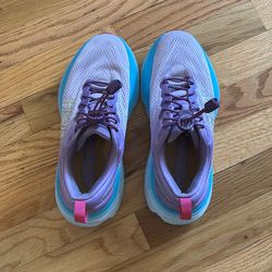 Hokas size 7B