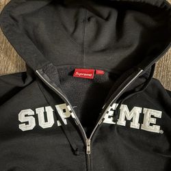 Black Supreme Jacket (Medium) – Very Good Condition 🔥