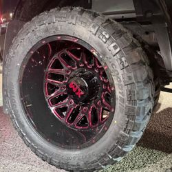 22" Dually Wheels And Tires 35/1250/22