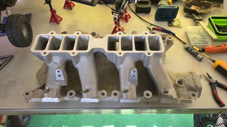 Edelbrock 5.8L 351ci Windsor Victor EFI intake manifold