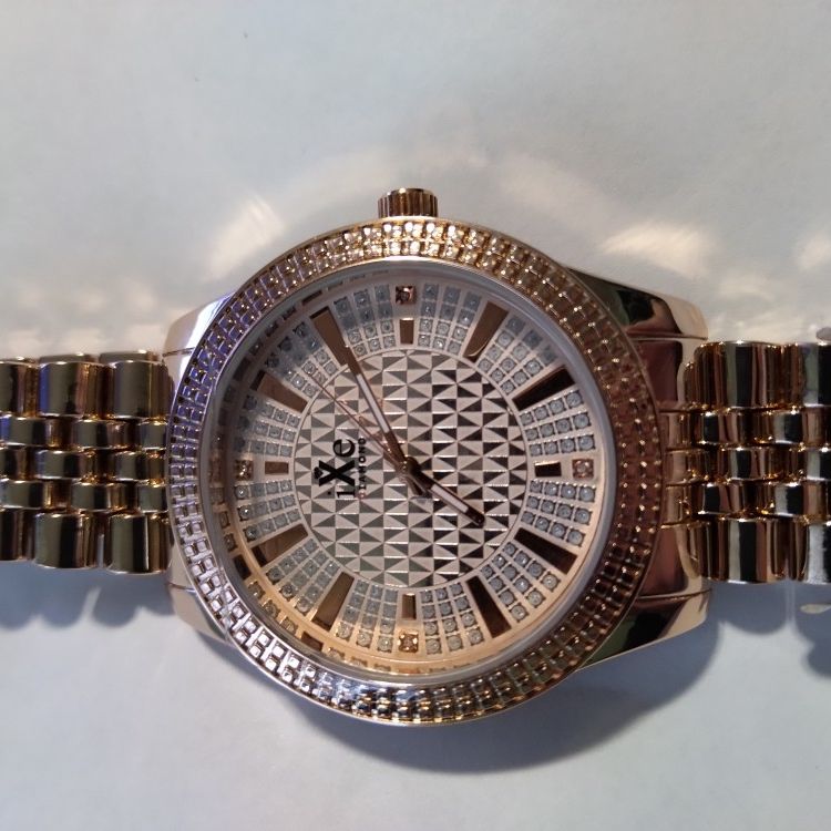 Ixe quartz diamond watch sales
