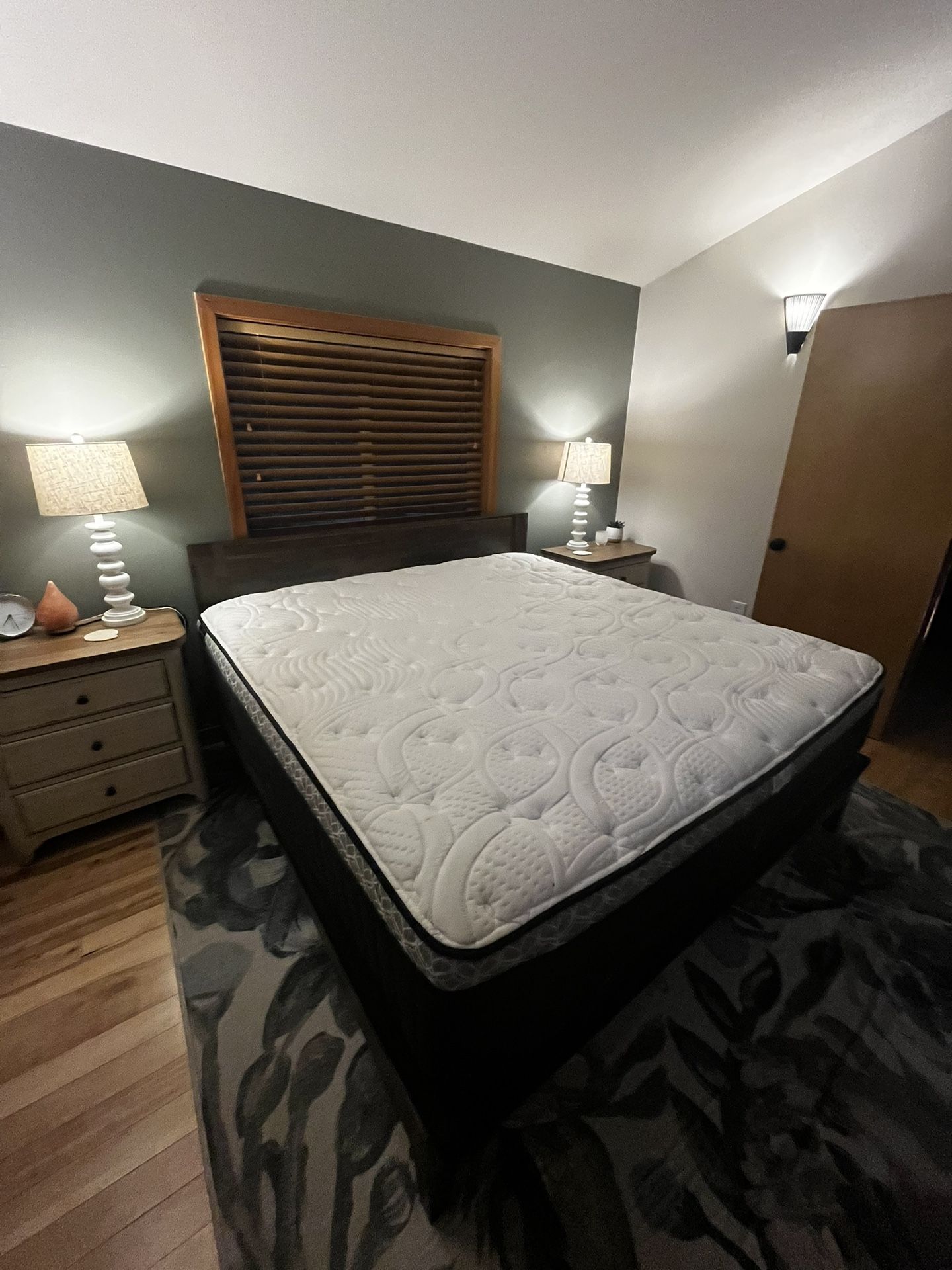 King Size Intellibed Mattress Excellent Condition