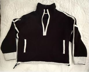 Women’s Quarter Zip Oversized Pullover - Sherpa - Medium