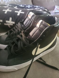 Nike Blazer Mid ‘77 Black White CZ1055-001 Women’s Size
10