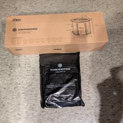 Portable insulated ice bath and insulated lid