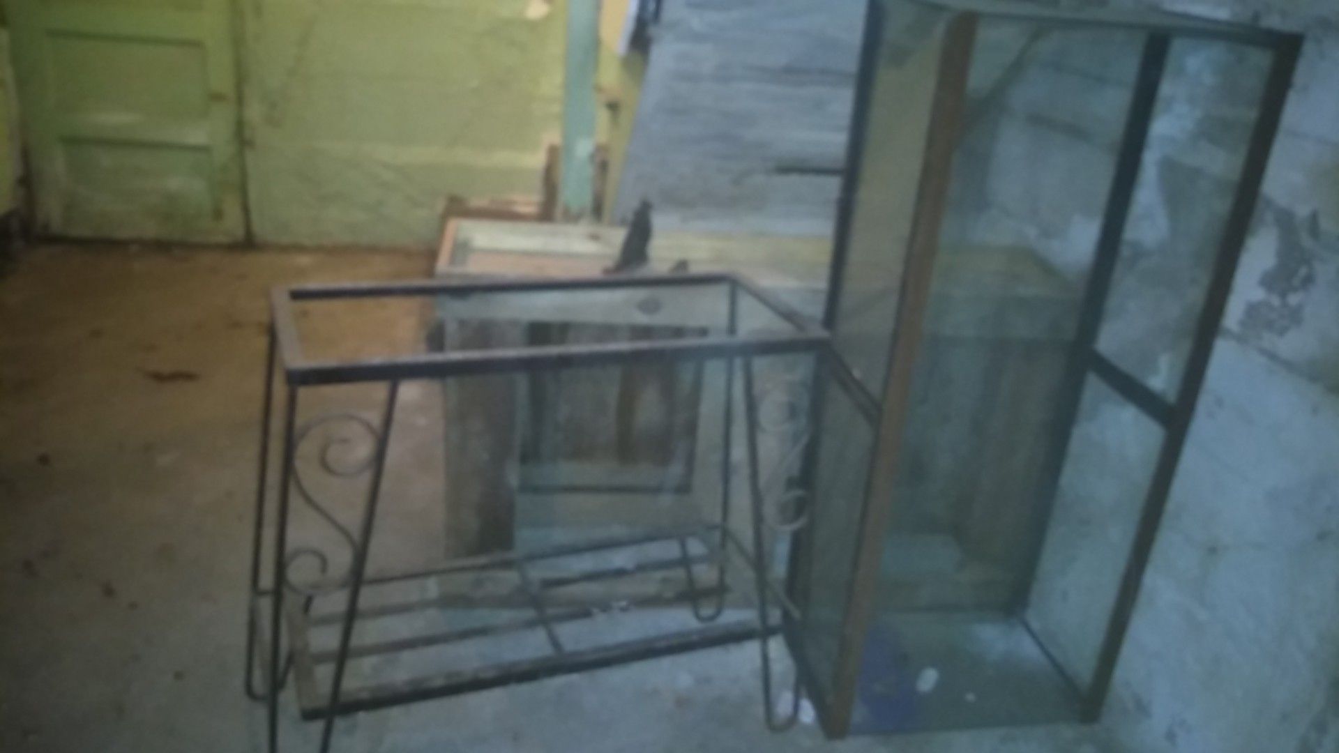 4 foot fishtank with wood cabinet and 30" metal stand