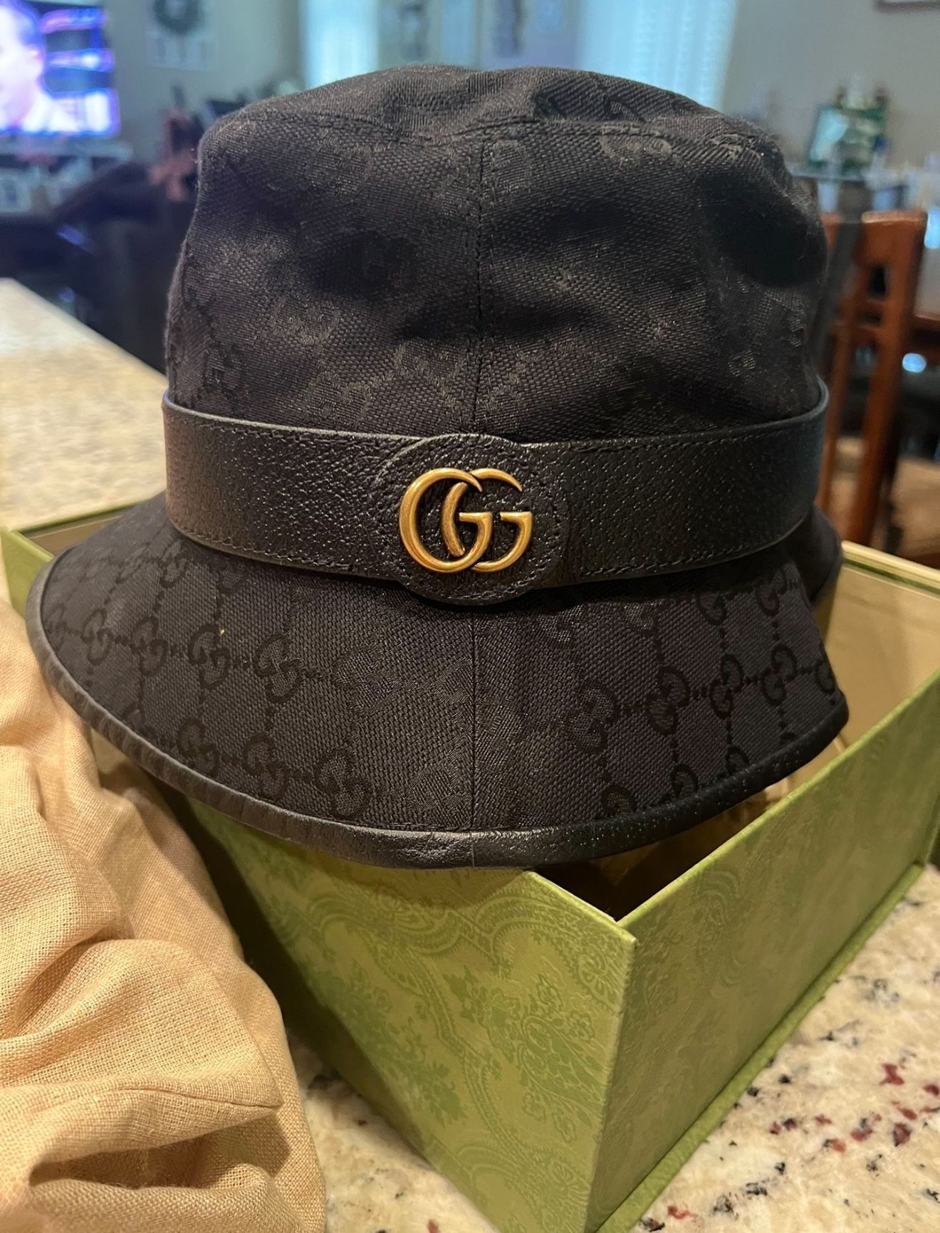 Gucci bucket Hat