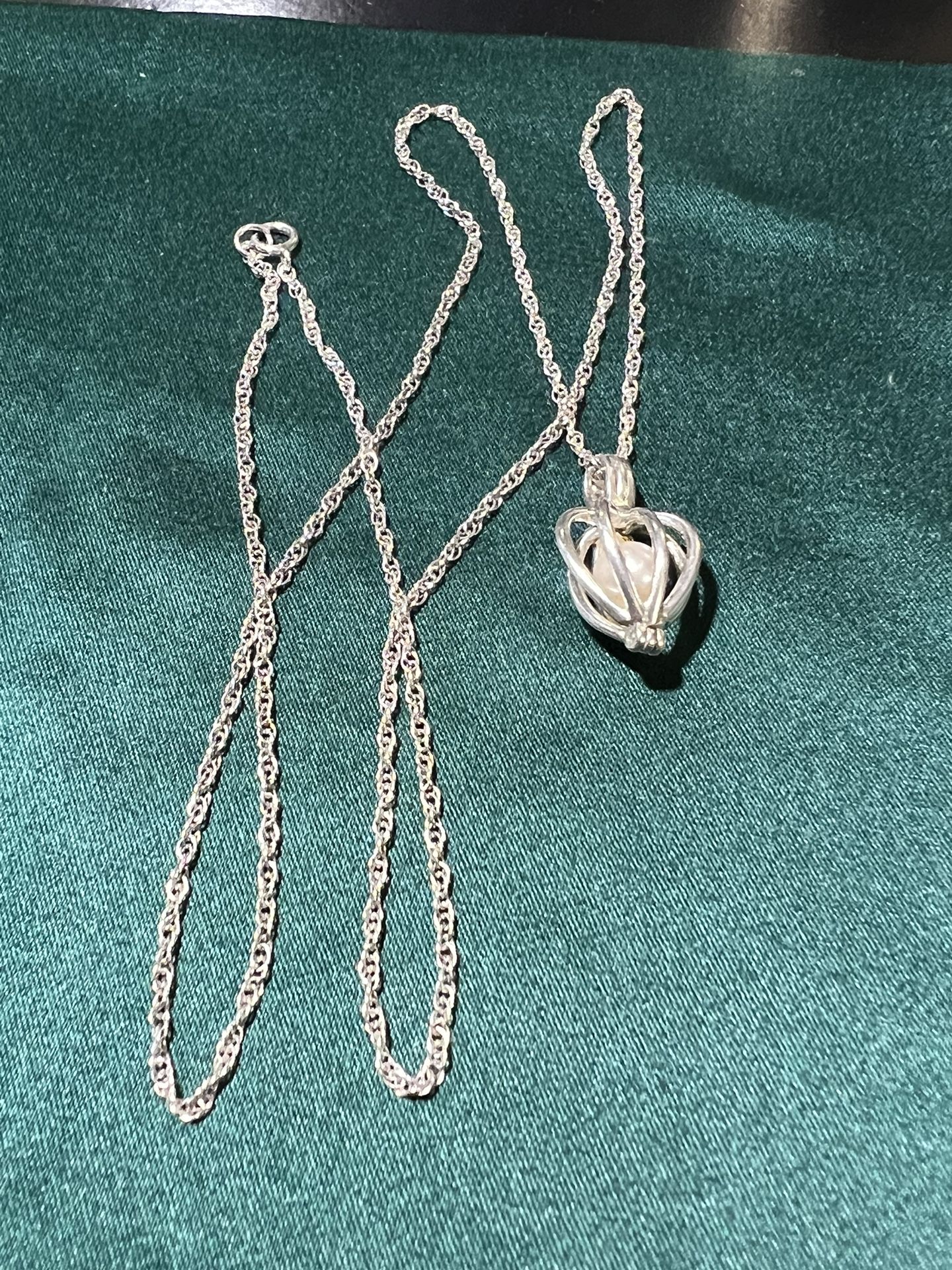 BEAUTIFUL VINTAGE STERLING SILVER CAGED GENUINE PEARL PENDANT NECKLACE SIZE 18
