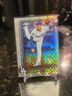 2025 Topps Chrome Geometric Refractor Yoshinobu Yamamoto #179 Dodgers