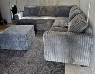 Sectional set