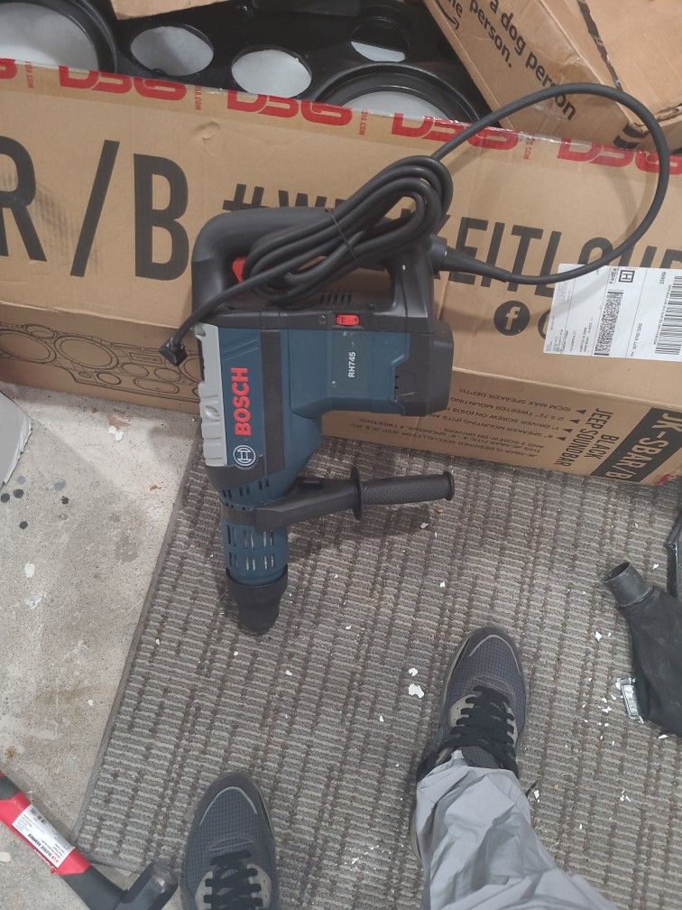 Bosch rh745 hammer drill sale
