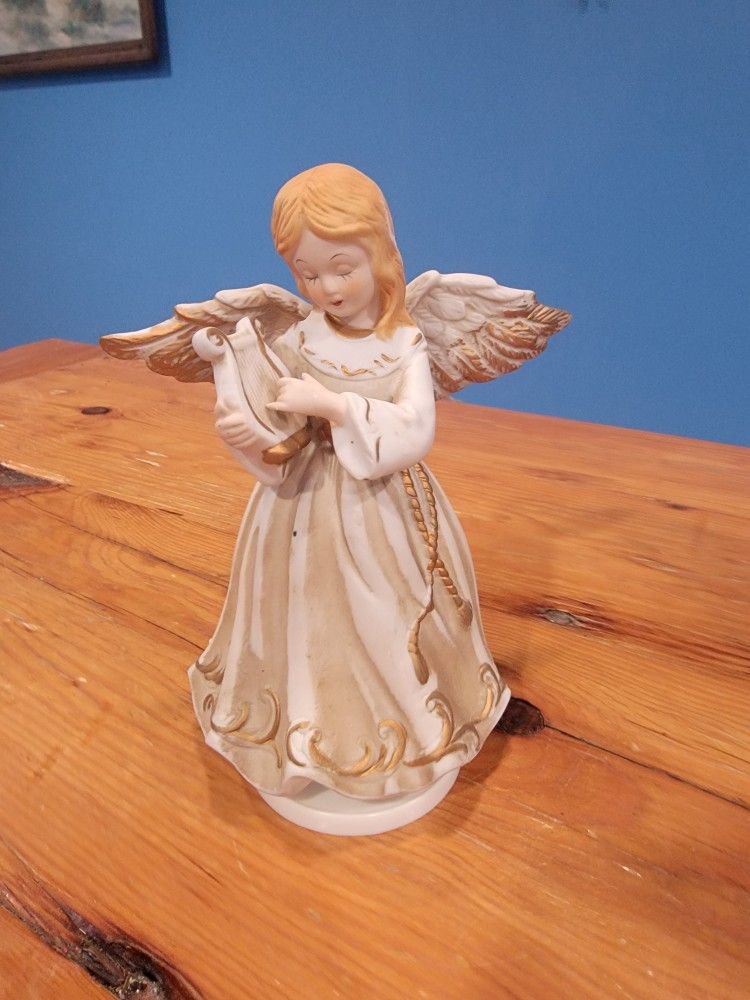 Vintage Musical White/Gold Porcelain Angel ~ Plays We Wish You A Merry Christmas