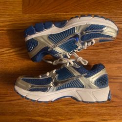 Nike Vomero 5 Metalic Silver/Blue/White Size 9