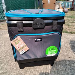 Igloo Max Cold Evergreen Cool Fusion 36 Can Wheeled Cooler
