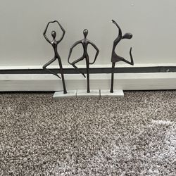 Silver Aluminum Dancing Statue 