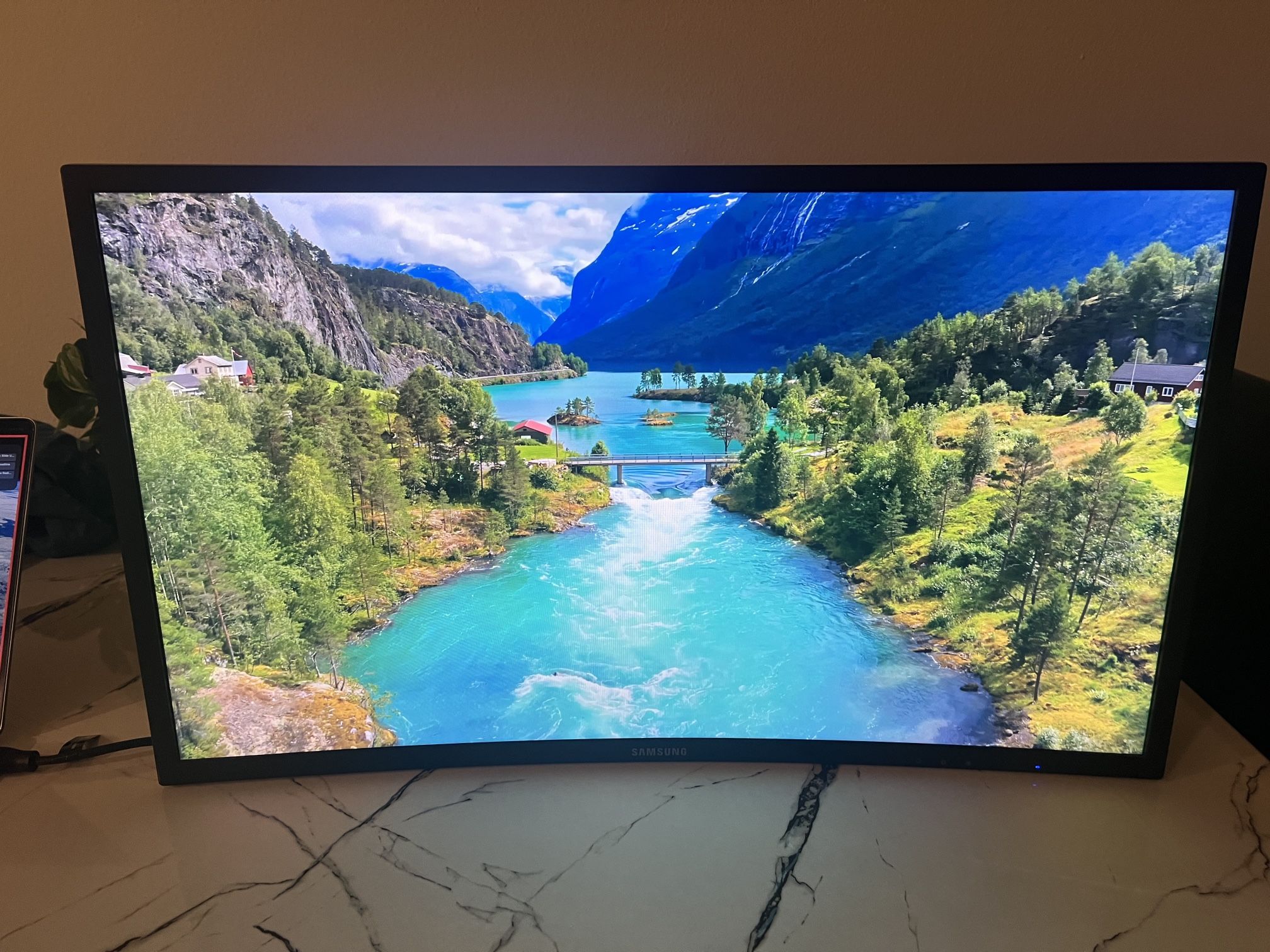 Samsung 27” Curved Gaming Monitor [1440p, 144Hz, C27HG70]