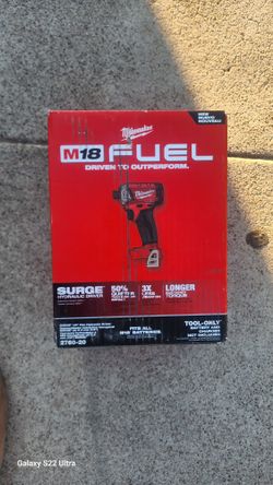 Milwaukee impact driver 1/4. drill m18 new