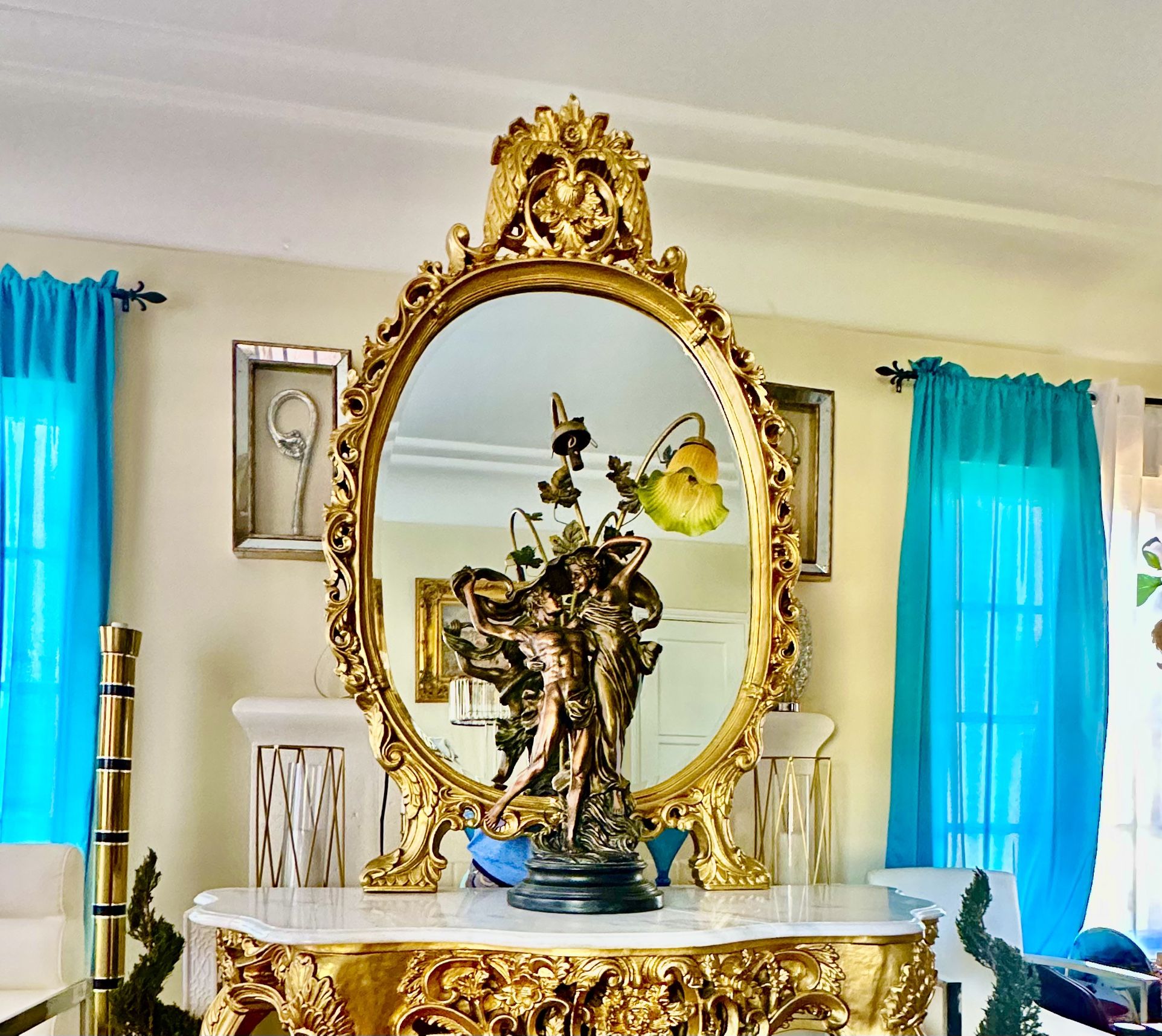 Big Gilded Mirror.      ( No Table )