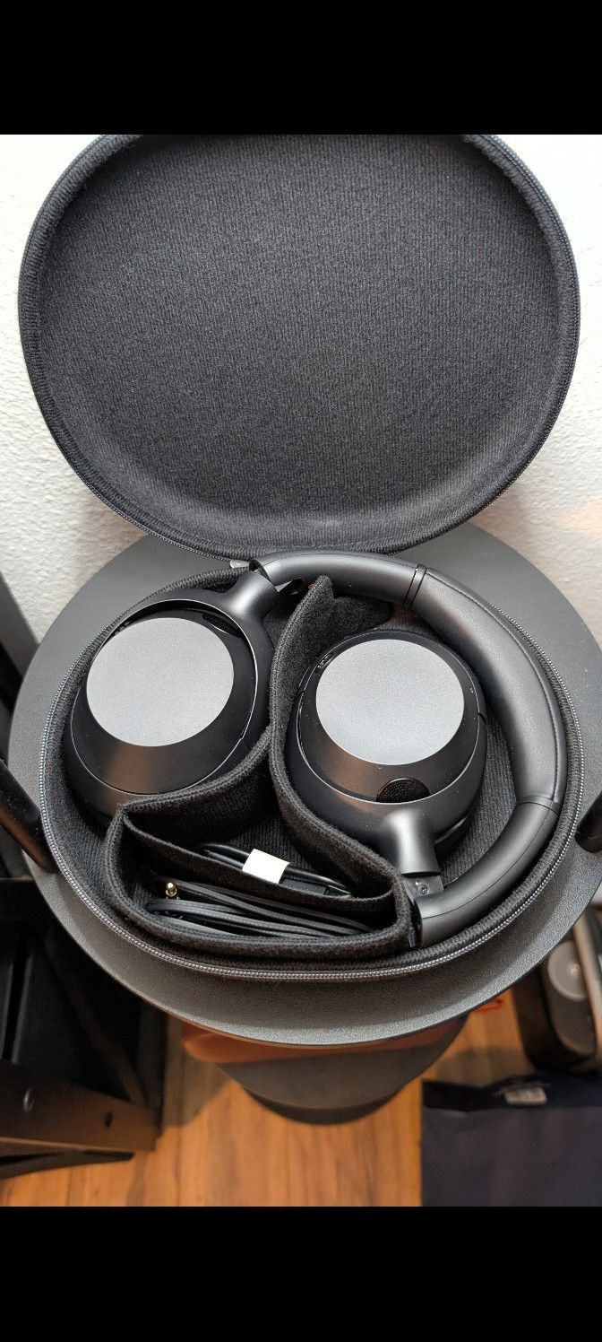 Sony ULT WEAR