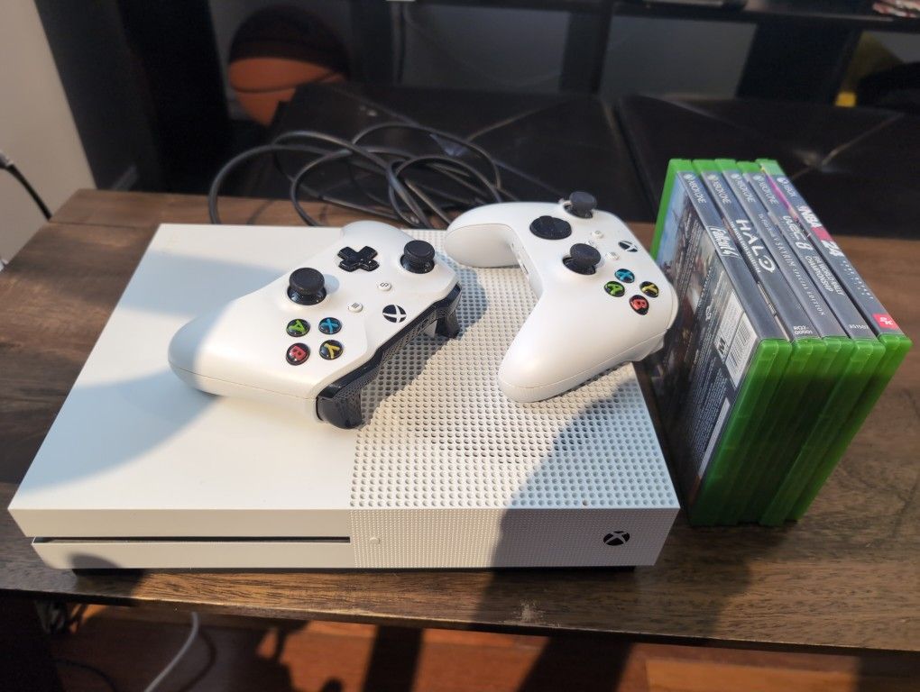 FOR SALE – Xbox One S 1TB Bundle – $200 OBO