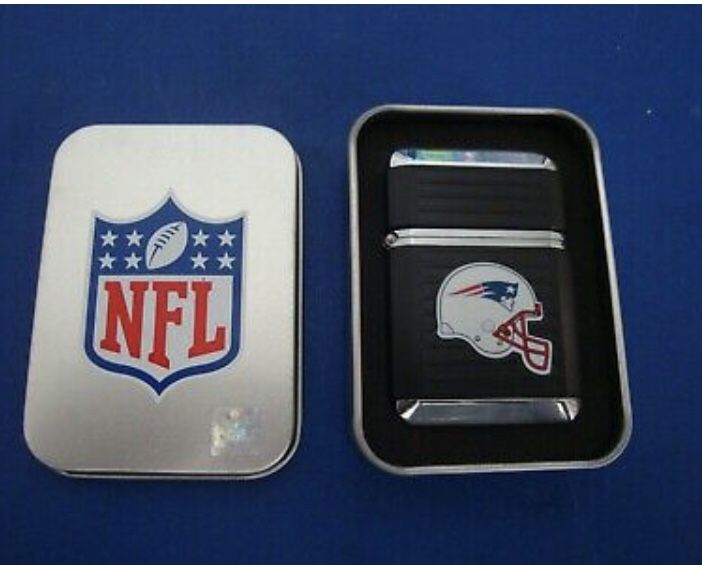 New NFL NEW ENGLAND FSO LIGHTER NEW WITH A TIN GIFT BOX NEVER BEEN USED IT COMES EMPTY NO GASS