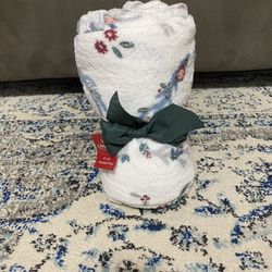 BRAND NEW 50x60 THROW 