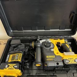 DEWALT 20V MAX XR Cordless Brushless 1 in. SDS Plus L-Shape Rotary Hammer