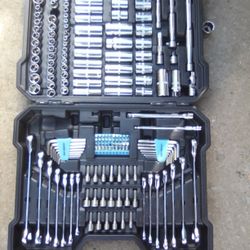 Channel Lock 200 Pieces