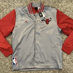 Chicago Bulls adidas Men’s Button Up Lightweight Jacket Large