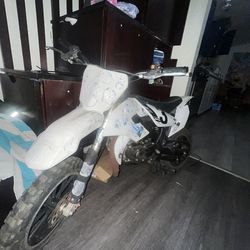 49cc dirt bike (LOOK AT DESCRIPTION)
