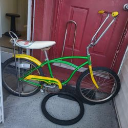 Old School Schwinn Banana Seat Bike. 