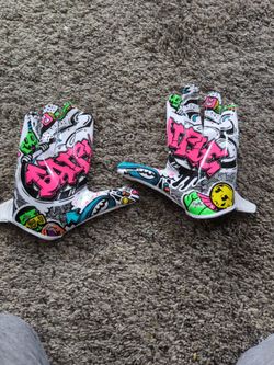 Battle football gloves size: youth XL