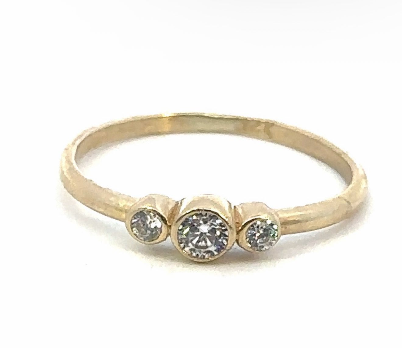 Woman’s Ladies 14k Yellow Gold 3 Stone Stackable Band Ring Size 7 GP3113246