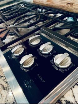 Wolf 36" Natural Gas Cooktop | Model: CT36G/S | With 5 Dual-Stacked Sealed Burners | Excellent Condition!