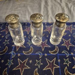 Vintage Shakers 