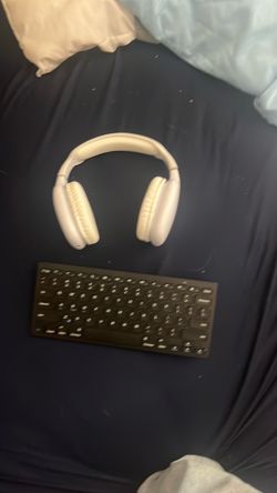 headphones and leyboard 10$