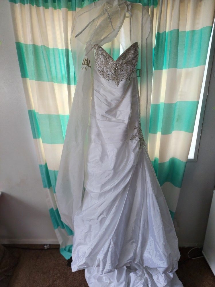 16w White Wedding Dress