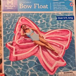 Bow float for swimming pool / inflable