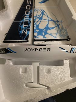 PLAYSTEM Voyager 400 RC Controlled Wind Powered Sailboat in Blue - 26" new open Box